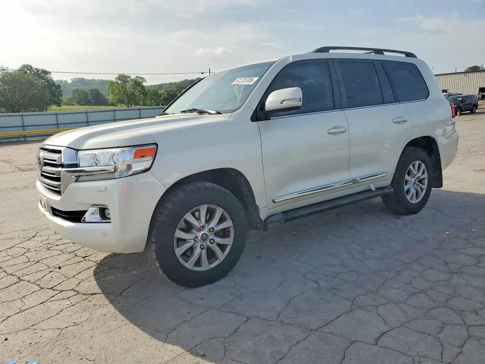 2016 Toyota Land Cruiser